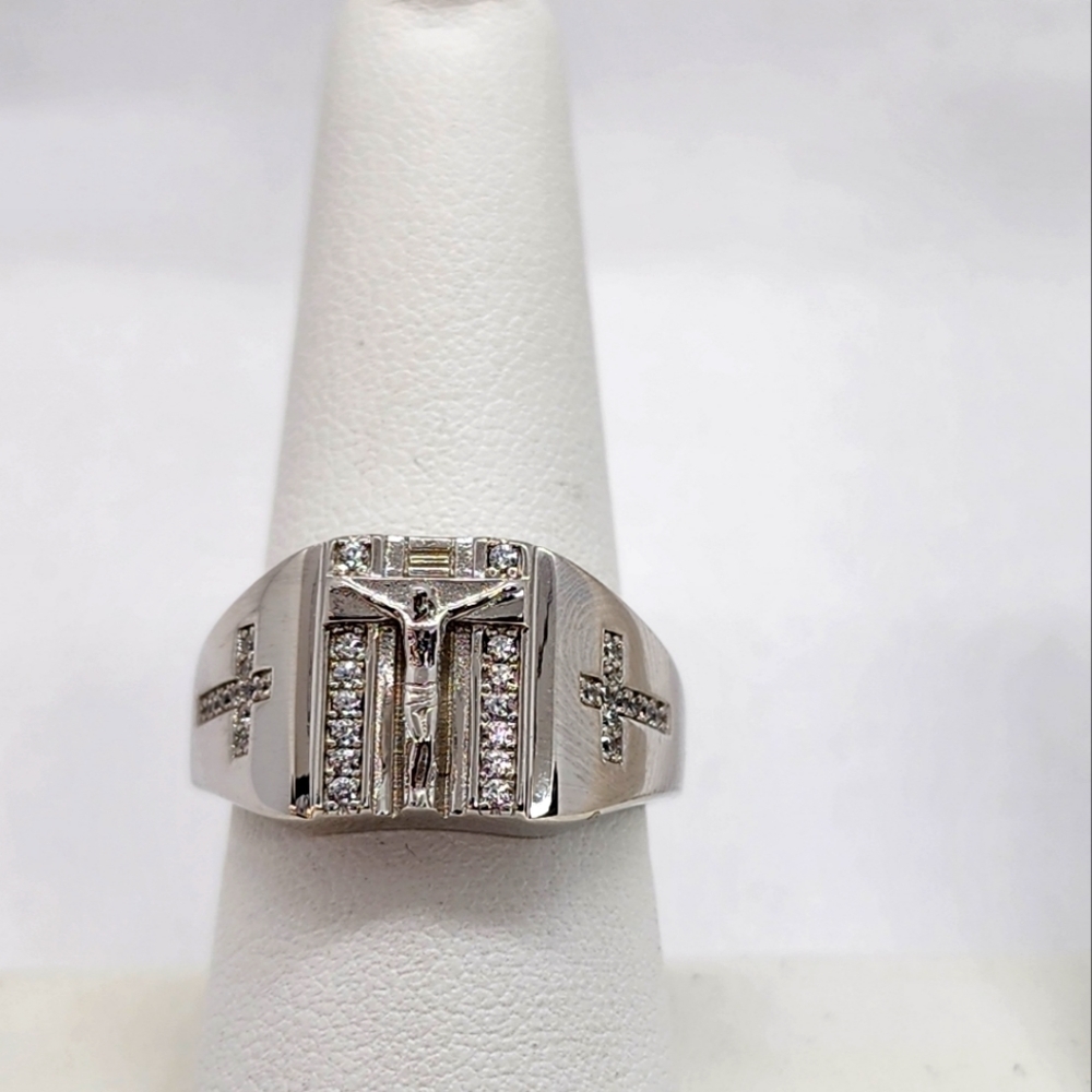 Brand New Sterling Silver 925 Jesus on the Cross Ring